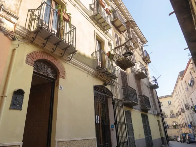 Casa Canelles - MORADA