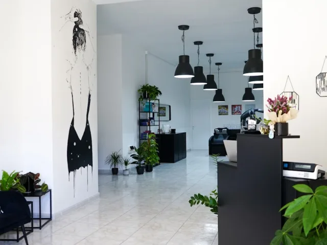 Black Mirror Hair Lab