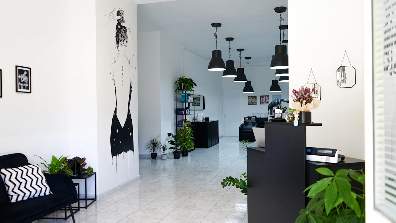 Black Mirror Hair Lab