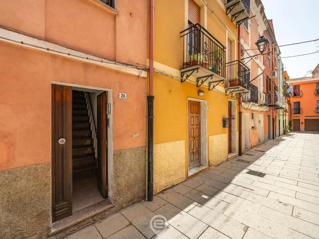 Corner Apartments - Aurora