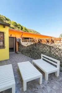 White Lion SURF & MINE GUESTHOUSE