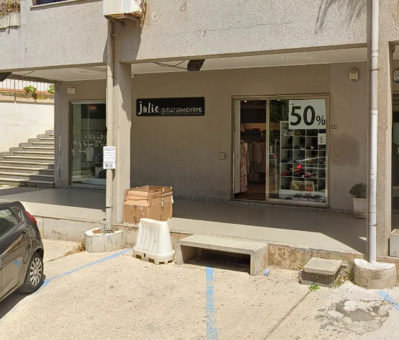Julie Outlet Grandi Firme
