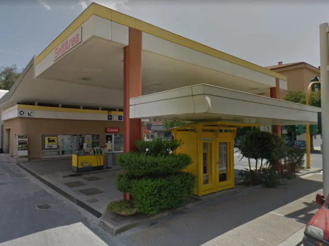 Stazione Di Servizio Eni
