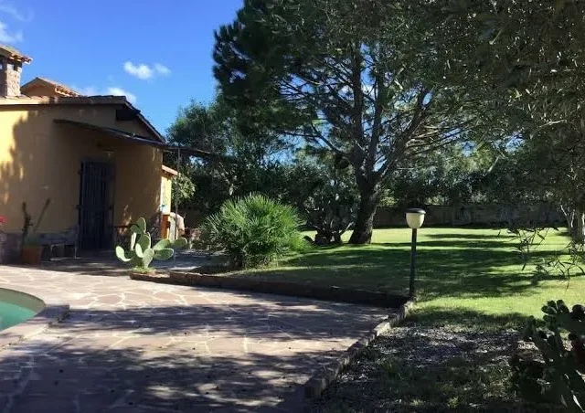 Villetta con giardino e piscina