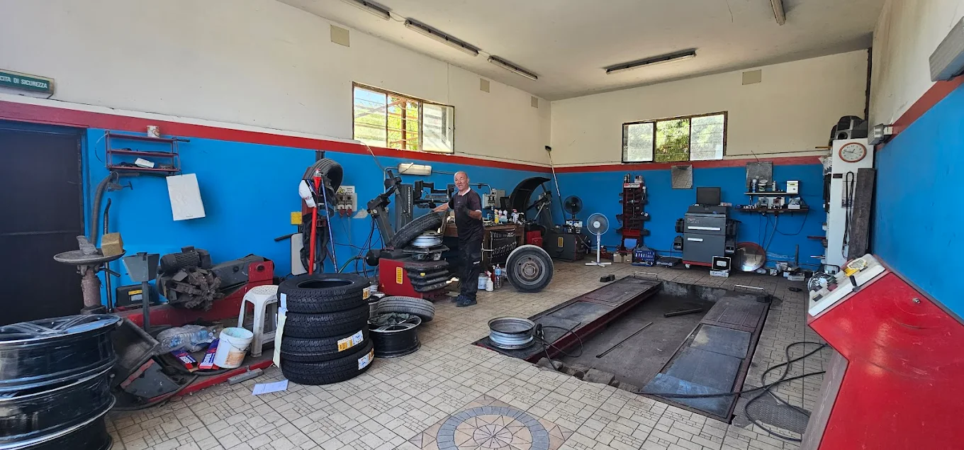 Gommista Tiddia Marino