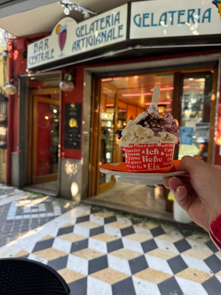 Bar Centrale - Gelateria