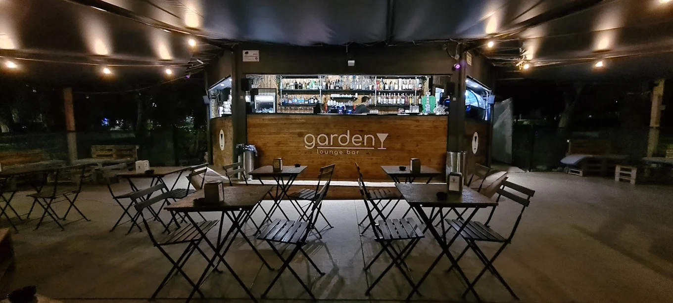 Garden Lounge Bar