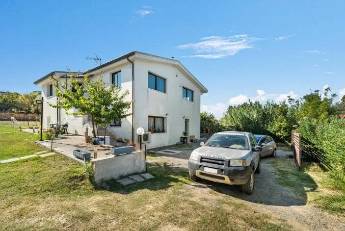 Casa di Ale, Gabry e Nina