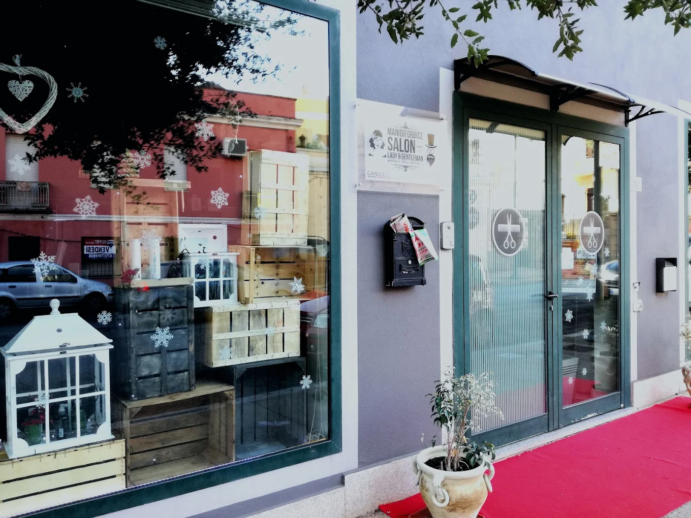 Mani Di Forbice salon