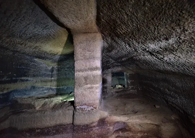 Domus de Janas di Monte Crobu