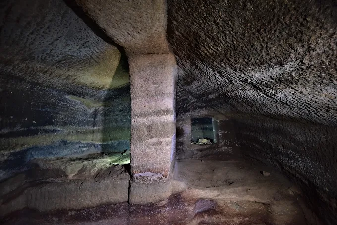 Domus de Janas di Monte Crobu