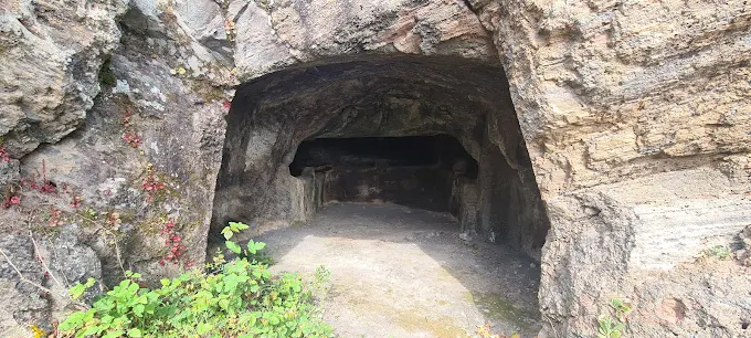 Domus De Janas Su Monti de is Baccas