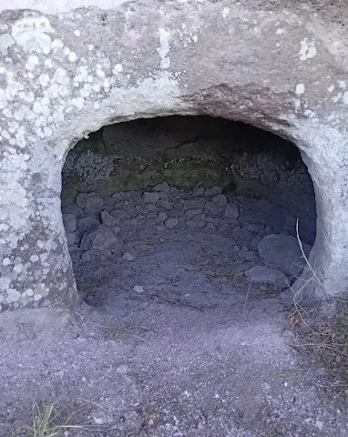 Domus de Janas di Serra Maverru
