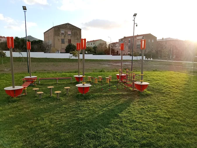 Parco giochi via monti