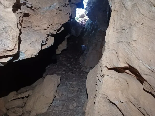 Grotta dei Calcari Nodulari